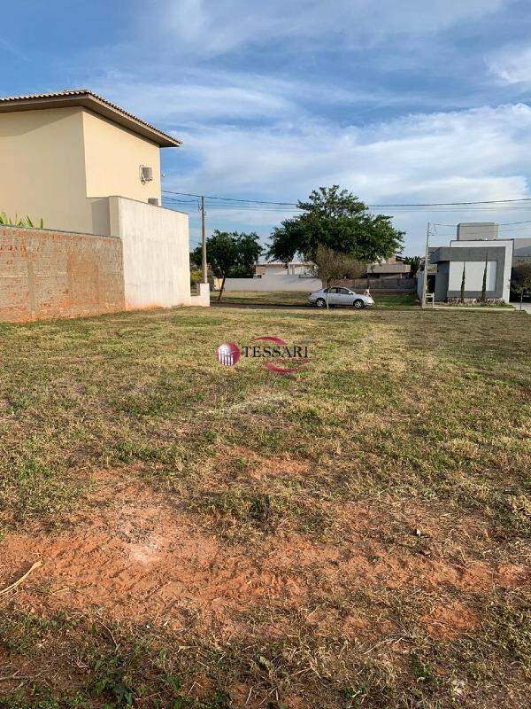 Terreno / Lote / Condomínio à venda, 360m² — foto 3 de 6