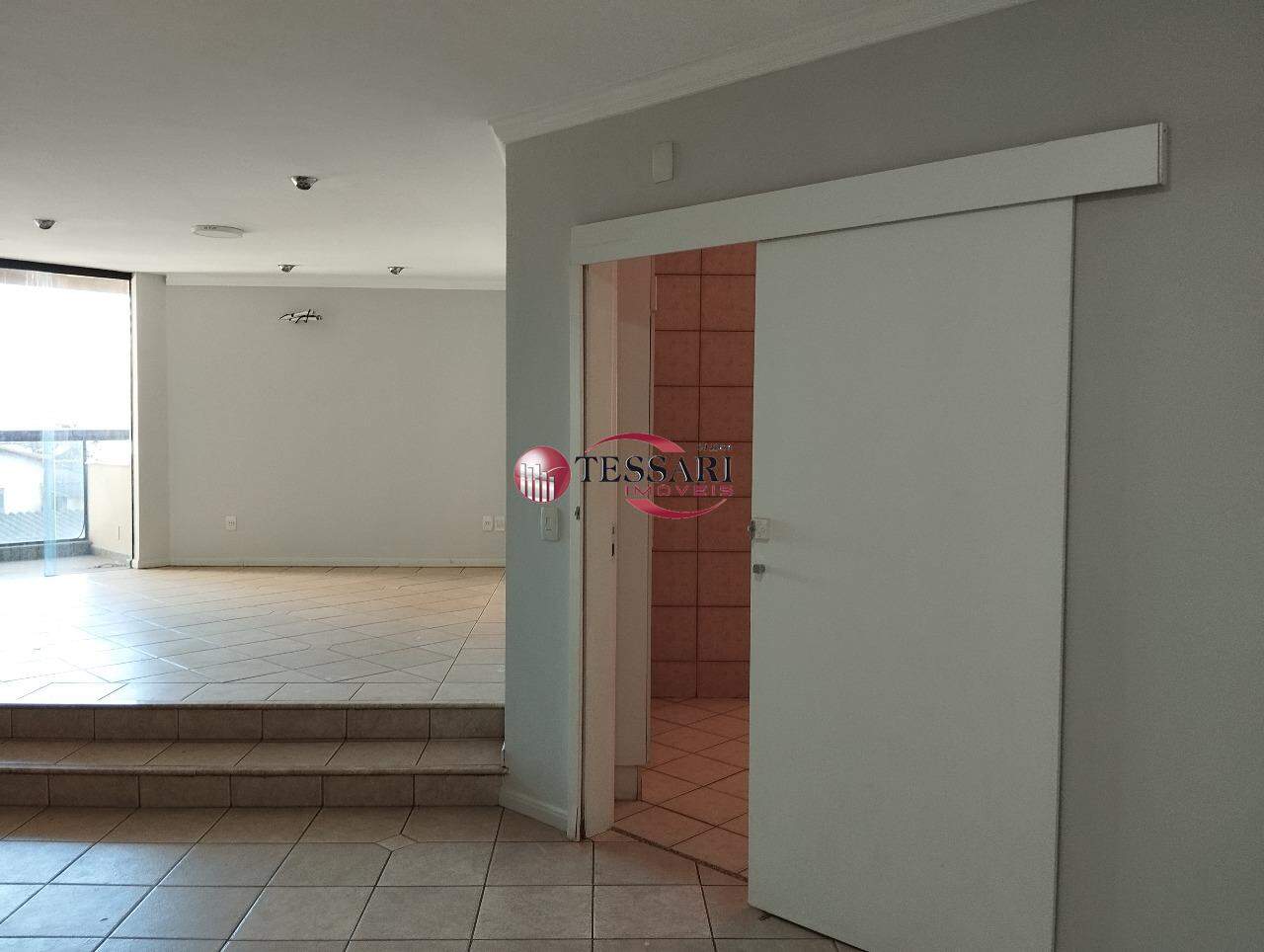 Apartamento com 3 quartos à venda, 140m² — foto 2 de 11