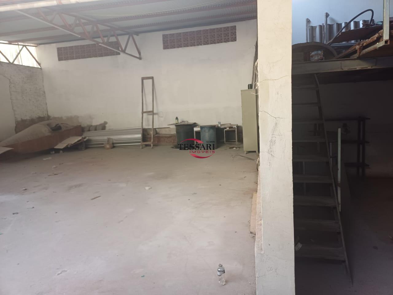 Loja / Salão / Ponto Comercial para aluguel, 320m² — foto 2 de 17