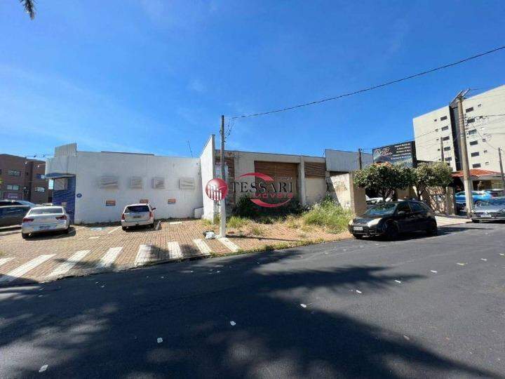 Loja / Salão / Ponto Comercial para aluguel, 320m² — foto 1 de 17