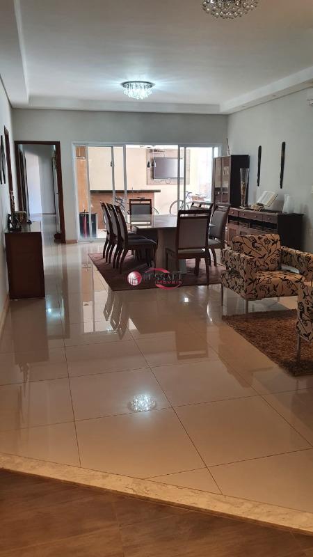 Casa de Condomínio com 4 quartos à venda, 311m² — foto 3 de 28