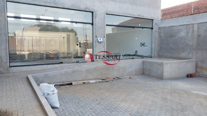 Loja / Salão / Ponto Comercial com 3 quartos para aluguel, 300m² — foto 1 de 5