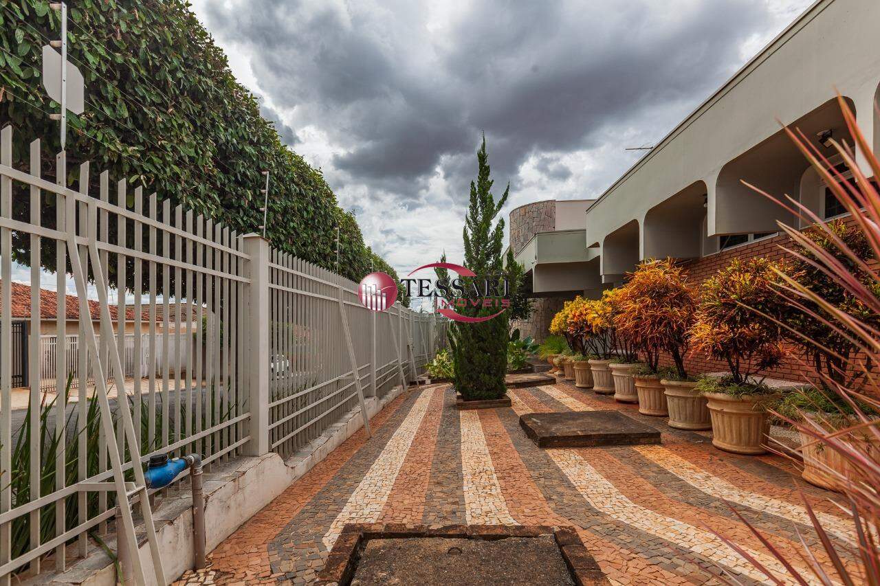Casa com 4 quartos à venda, 610m² — foto 26 de 30