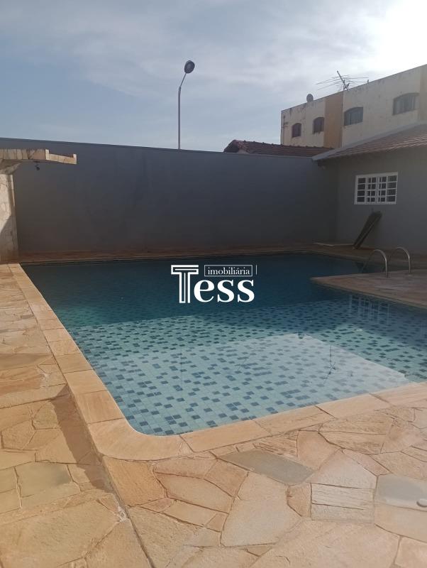 Casa com 3 quartos para aluguel, 450m² — foto 16 de 22