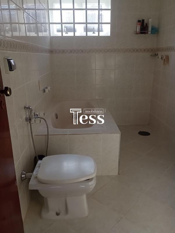 Casa com 3 quartos para aluguel, 450m² — foto 20 de 22