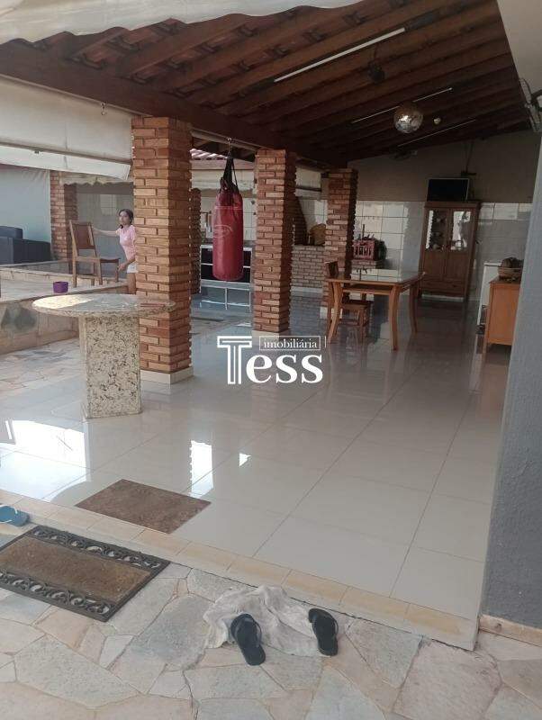 Casa com 3 quartos para aluguel, 450m² — foto 12 de 22