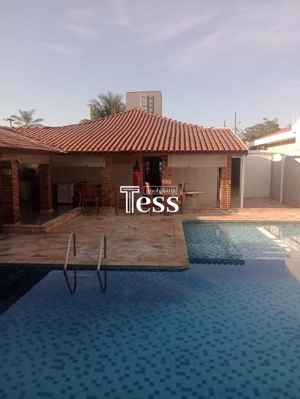 Casa com 3 quartos para aluguel, 450m² — foto 17 de 22