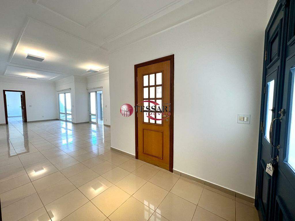 Casa de Condomínio com 3 quartos para aluguel, 238m² — foto 12 de 27