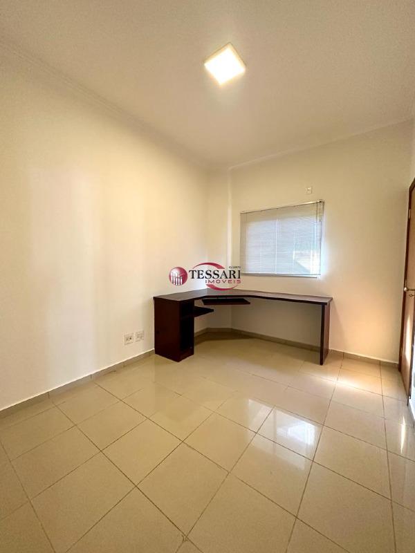 Casa de Condomínio com 3 quartos para aluguel, 238m² — foto 10 de 27