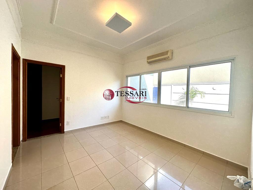 Casa de Condomínio com 3 quartos para aluguel, 238m² — foto 15 de 27