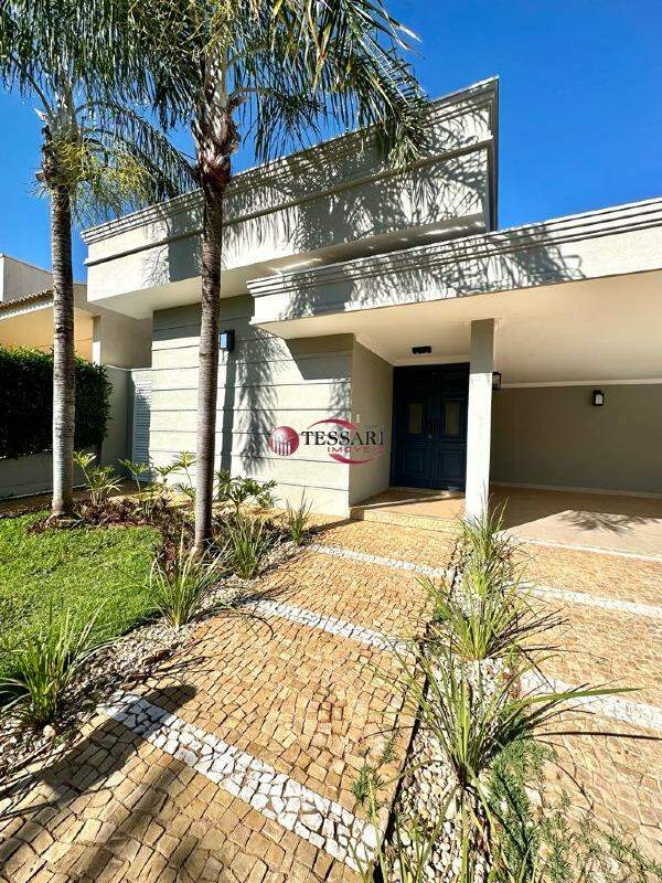 Casa de Condomínio com 3 quartos para aluguel, 238m² — foto 2 de 27