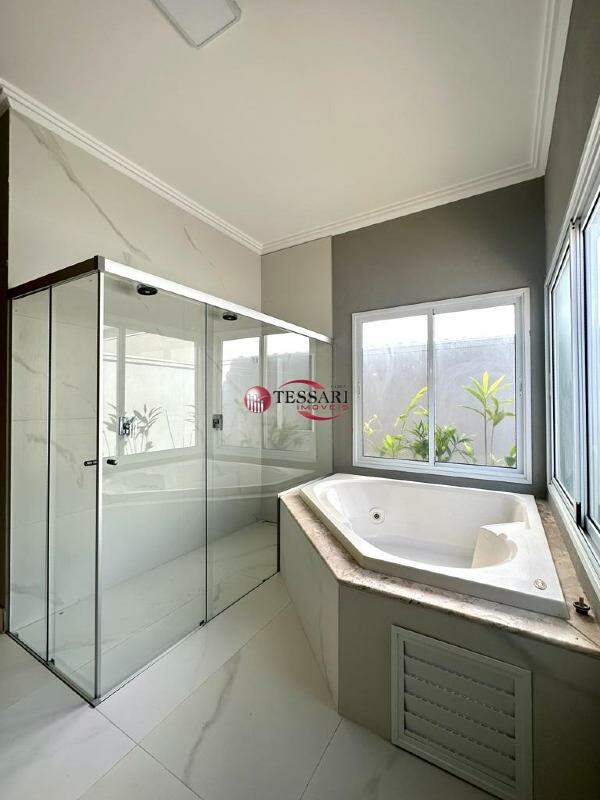 Casa de Condomínio com 3 quartos à venda, 238m² — foto 10 de 25