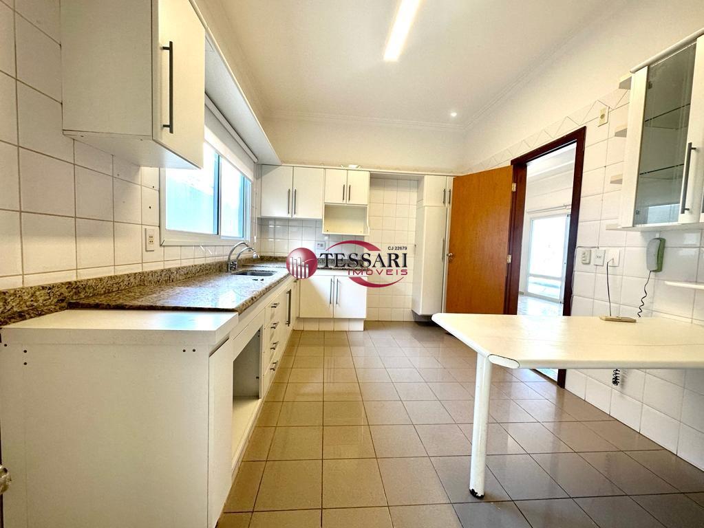 Casa de Condomínio com 3 quartos à venda, 238m² — foto 17 de 25