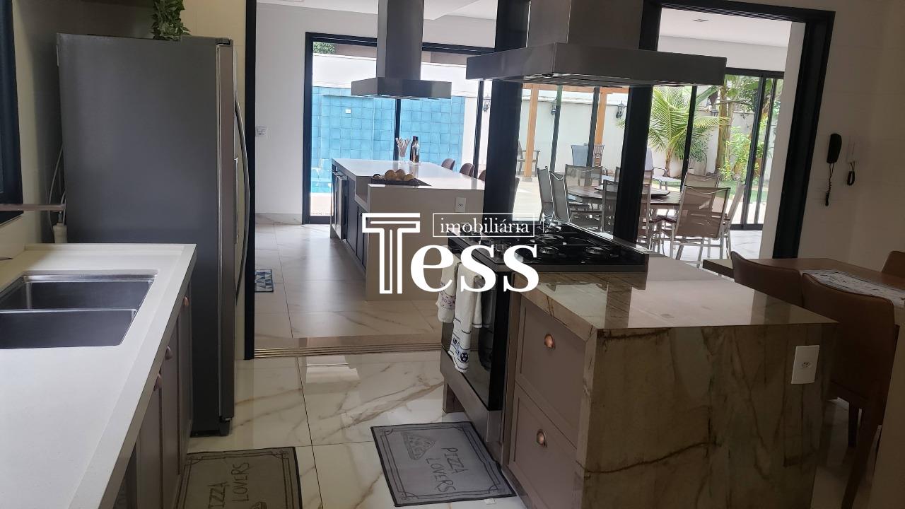 Casa de Condomínio com 4 quartos para aluguel, 500m² — foto 13 de 31