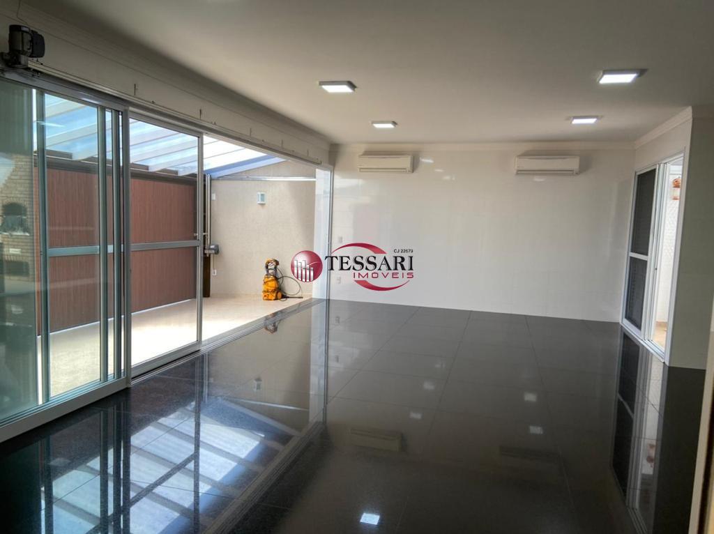 Casa de Condomínio com 3 quartos à venda, 300m² — foto 3 de 18