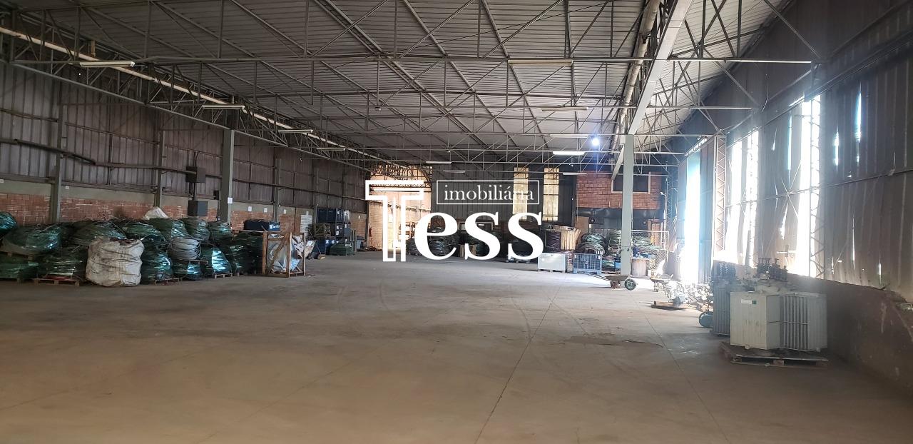 Loja / Salão / Ponto Comercial para aluguel, 2404m² — foto 22 de 25