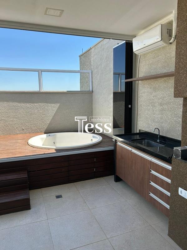 Apartamento com 3 quartos à venda, 142m² — foto 1 de 25