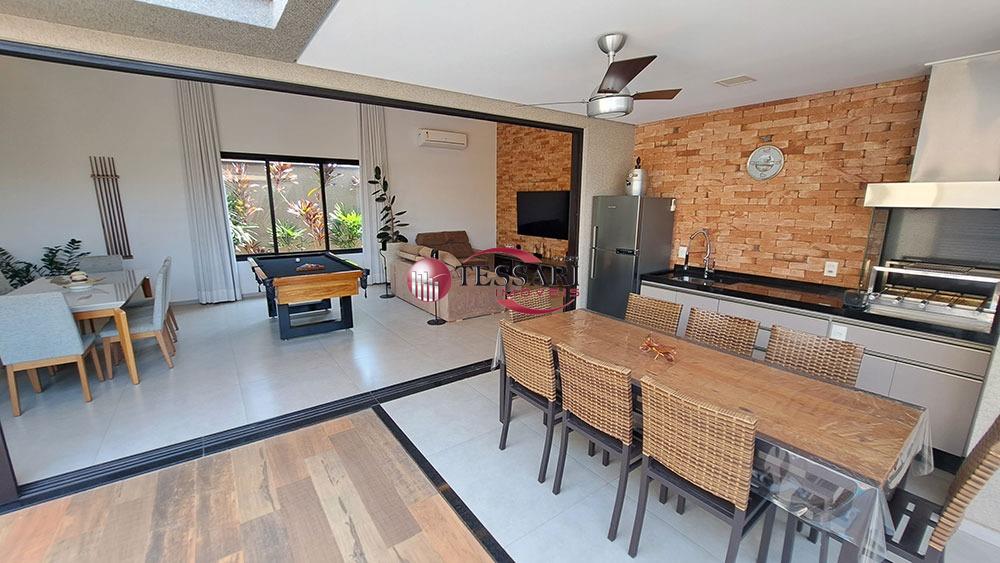 Casa de Condomínio com 3 quartos à venda, 200m² — foto 4 de 27