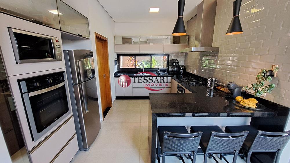 Casa de Condomínio com 3 quartos à venda, 200m² — foto 7 de 27