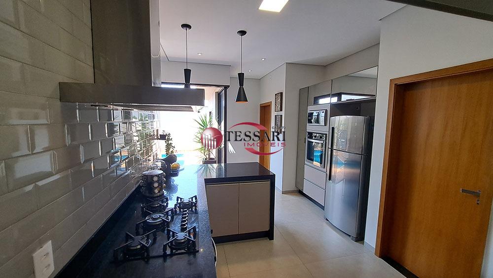 Casa de Condomínio com 3 quartos à venda, 200m² — foto 11 de 27