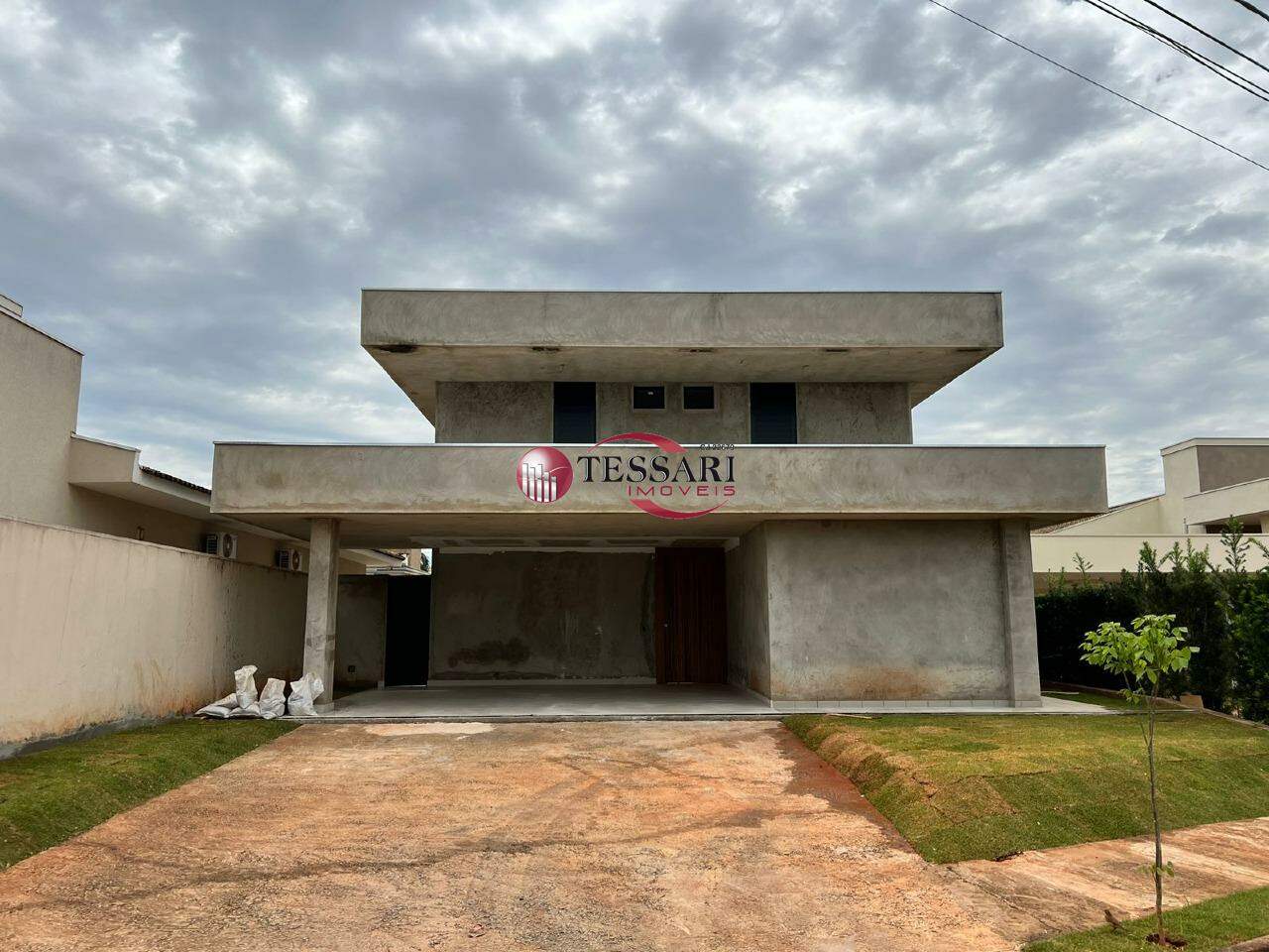 Casa de Condomínio com 3 quartos à venda, 249m² — foto 1 de 30