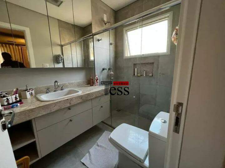 Casa de Condomínio com 3 quartos para aluguel, 212m² — foto 14 de 27