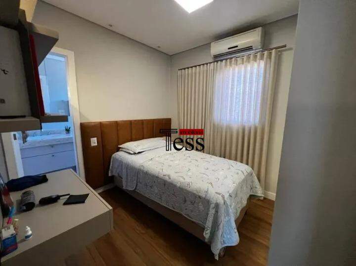 Casa de Condomínio com 3 quartos para aluguel, 212m² — foto 12 de 27