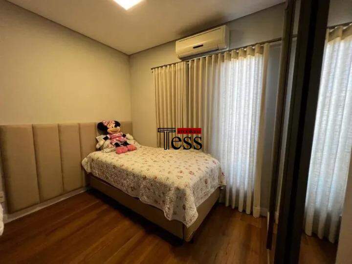Casa de Condomínio com 3 quartos para aluguel, 212m² — foto 21 de 27
