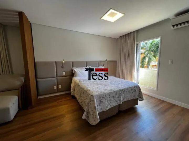 Casa de Condomínio com 3 quartos para aluguel, 212m² — foto 17 de 27