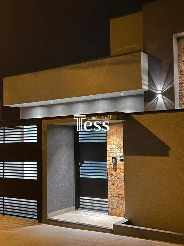 Casa com 2 quartos à venda, 91m² — foto 2 de 24
