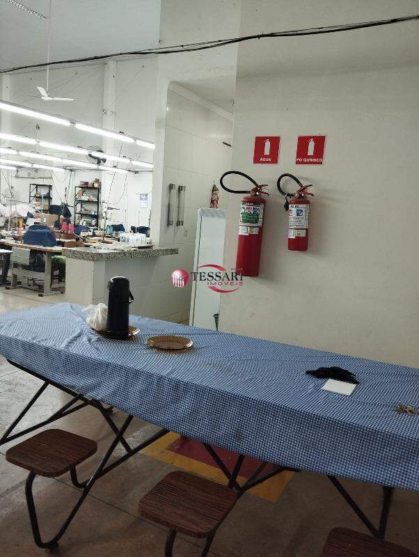 Loja / Salão / Ponto Comercial para aluguel, 418m² — foto 8 de 13