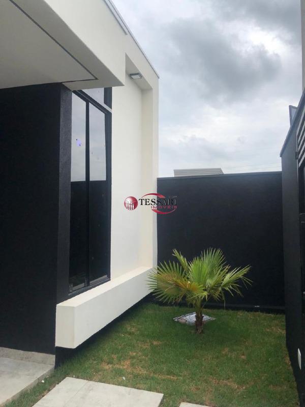 Casa com 3 quartos à venda, 112m² — foto 2 de 17