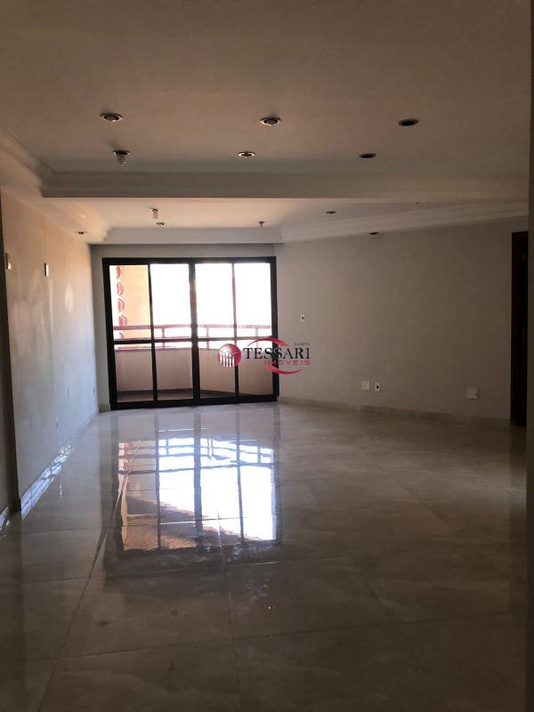 Apartamento com 3 quartos à venda, 136m² — foto 2 de 20