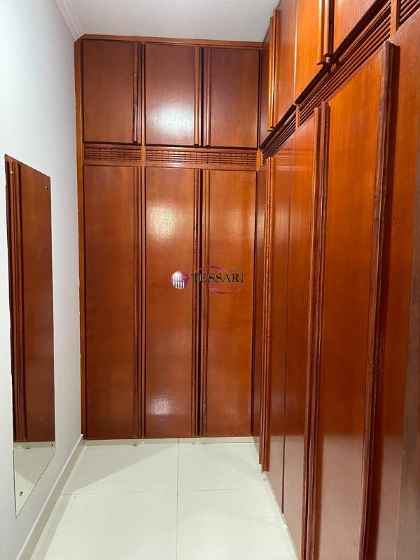 Casa de Condomínio com 3 quartos para aluguel, 350m² — foto 11 de 25