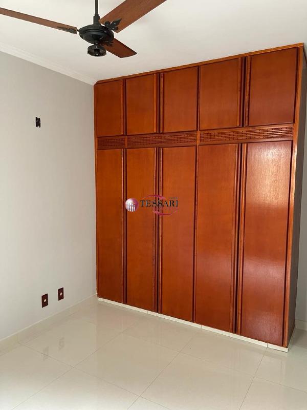 Casa de Condomínio com 3 quartos para aluguel, 350m² — foto 16 de 25