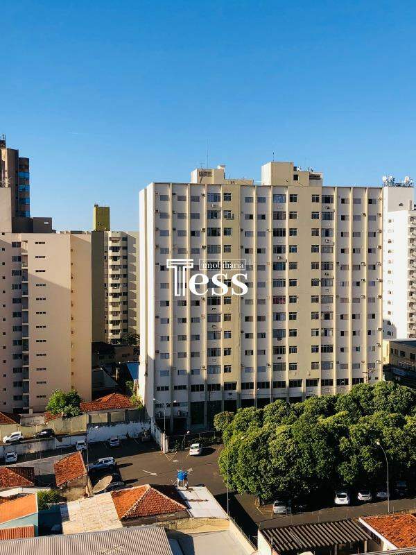 Apartamento com 3 quartos à venda, 110m² — foto 1 de 12