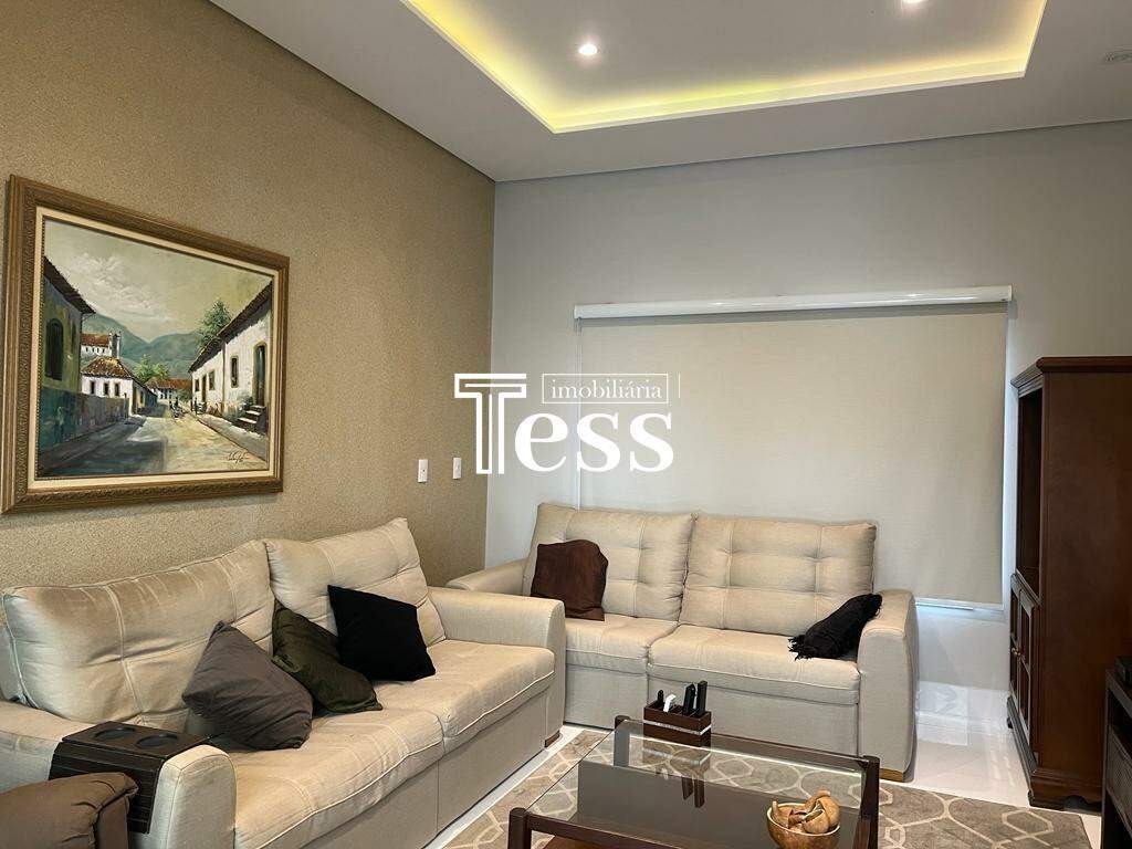 Casa de Condomínio com 4 quartos para aluguel, 320m² — foto 21 de 24