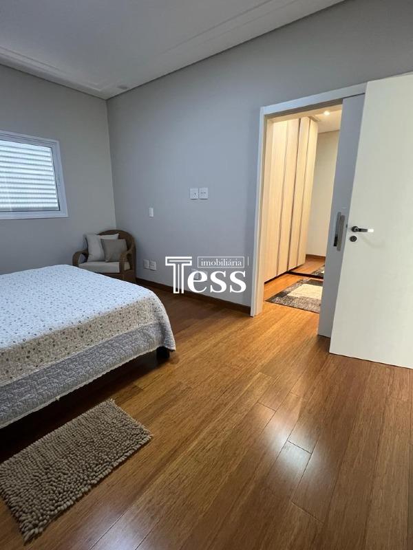 Casa de Condomínio com 4 quartos para aluguel, 320m² — foto 10 de 24