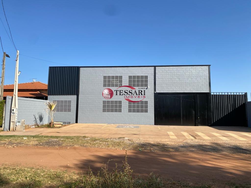Loja / Salão / Ponto Comercial à venda, 250m² — foto 1 de 8