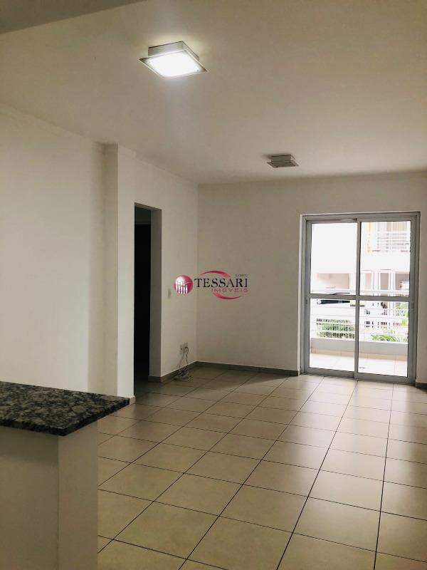 Apartamento com 2 quartos à venda, 70m² — foto 3 de 16
