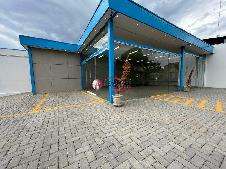 Loja / Salão / Ponto Comercial à venda, 125m² — foto 1 de 8