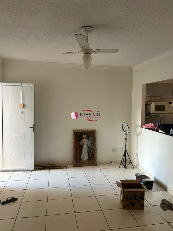 Casa de Condomínio com 2 quartos para aluguel, 60m² — foto 2 de 15