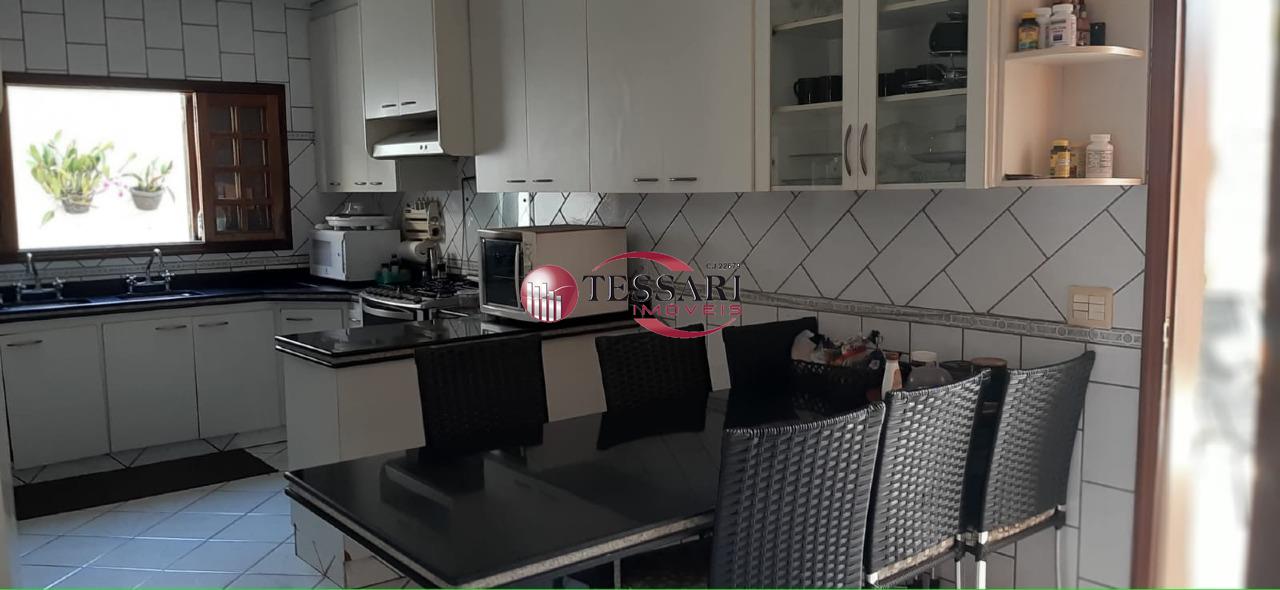 Casa com 4 quartos à venda, 450m² — foto 8 de 26