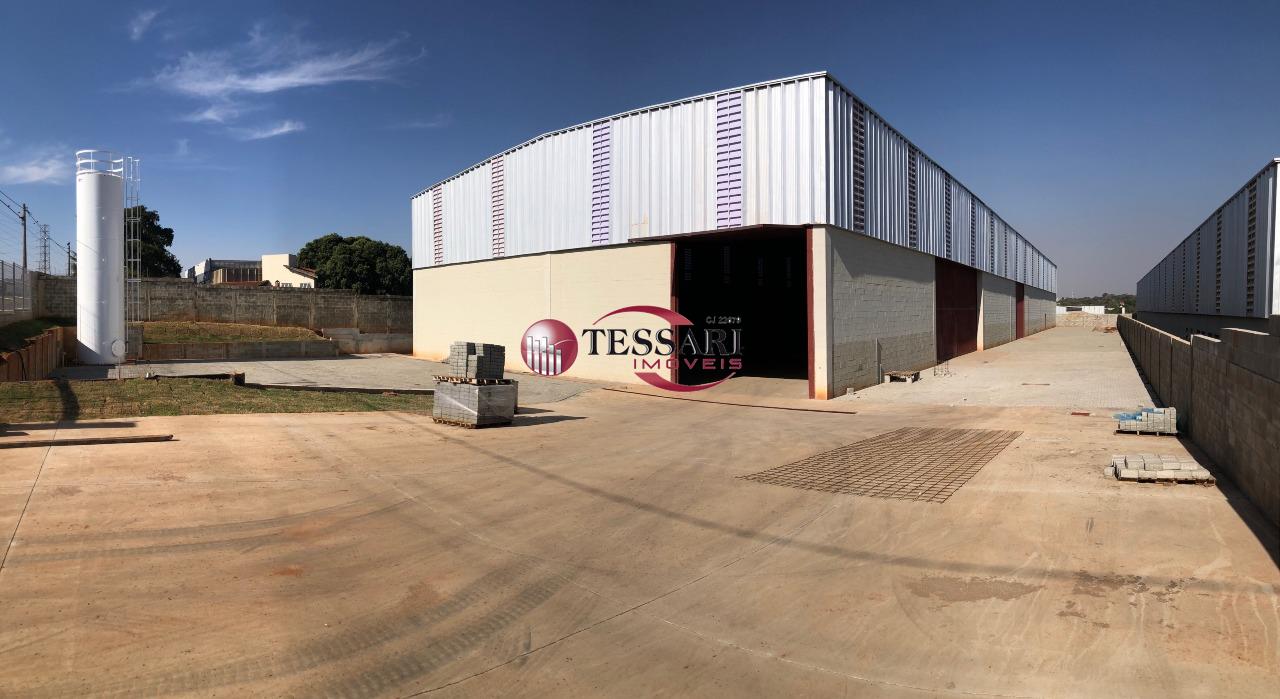 Loja / Salão / Ponto Comercial para aluguel, 2000m² — foto 1 de 8