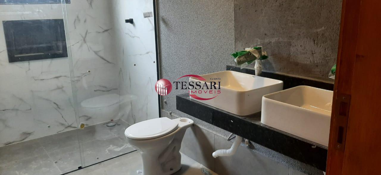 Casa com 3 quartos à venda, 210m² — foto 9 de 16