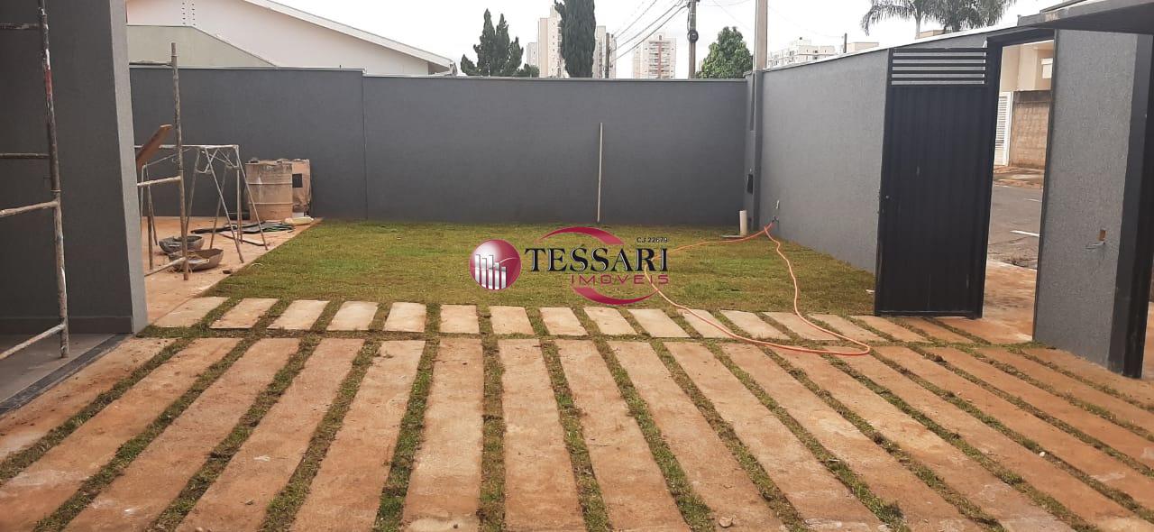 Casa com 3 quartos à venda, 210m² — foto 2 de 16