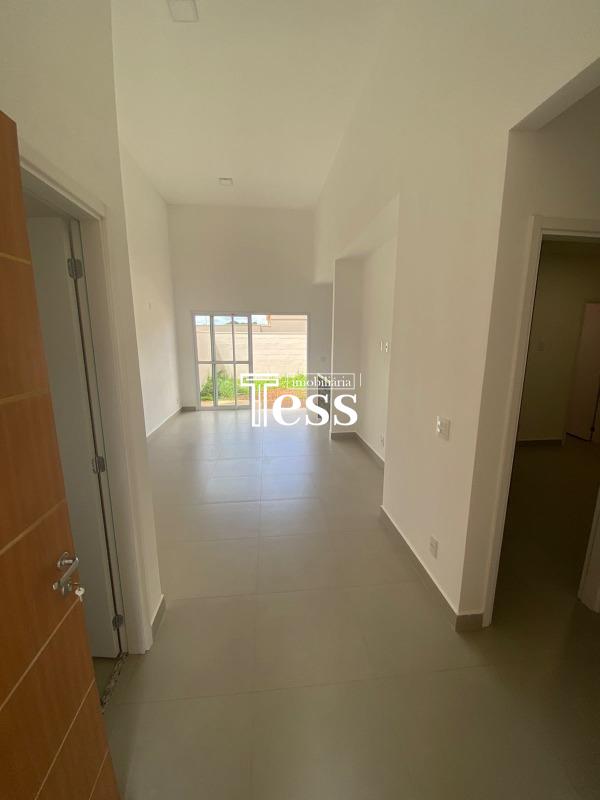 Casa de Condomínio com 2 quartos para aluguel, 105m² — foto 2 de 12