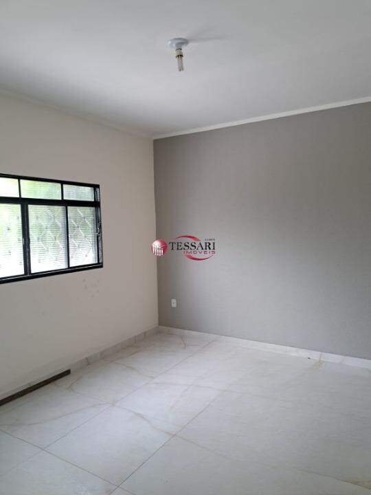 Casa com 3 quartos para aluguel, 100m² — foto 3 de 10