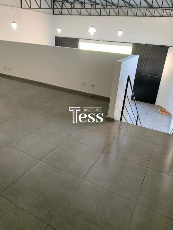Loja / Salão / Ponto Comercial à venda, 219m² — foto 2 de 9