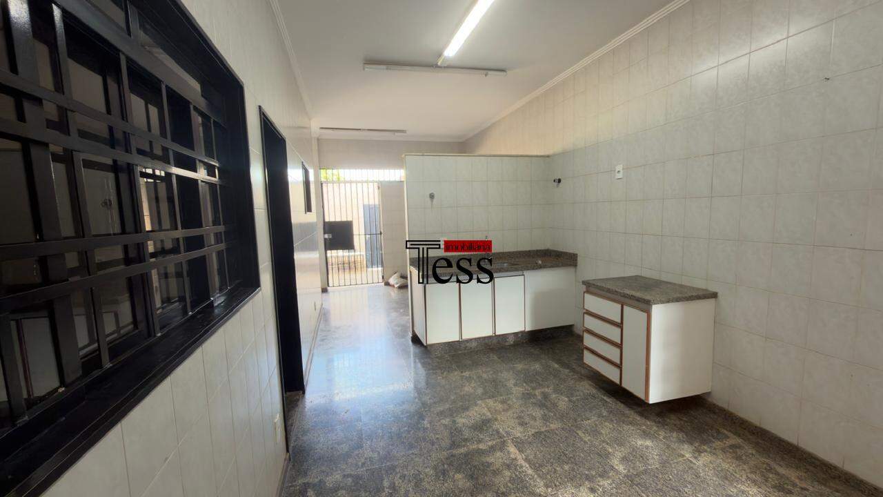 Casa com 4 quartos à venda, 360m² — foto 9 de 30